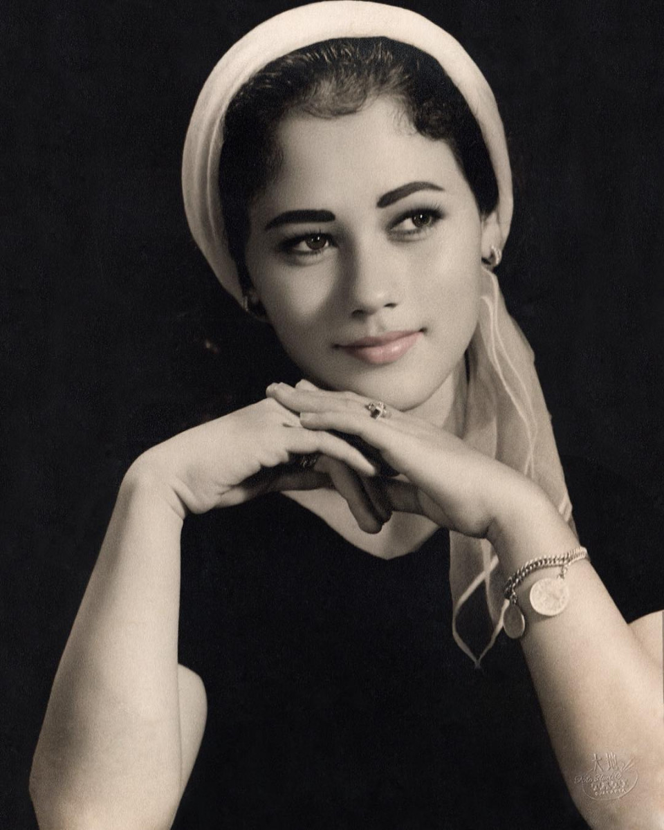 10 Potret Suzzanna semasa remaja, paras cantiknya memesona