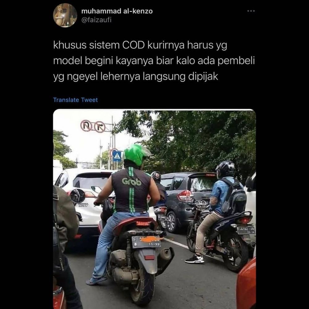 15 Outfit lucu driver ojek online ini bikin penumpang senyum heran
