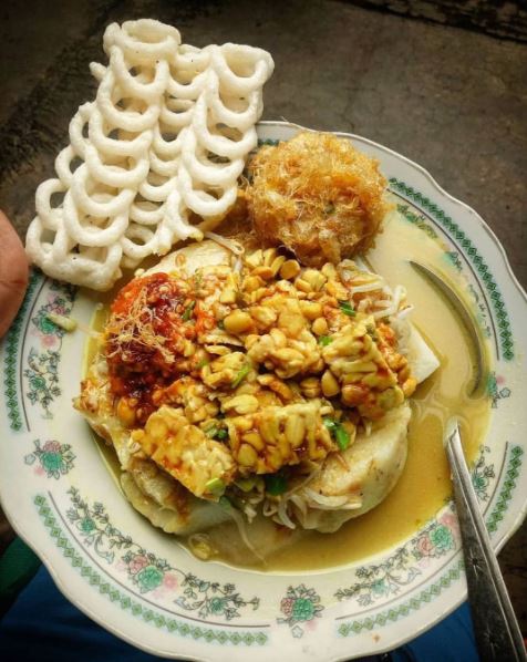 10 Makanan Indonesia ini punya nama yang berulang, kreatif abis