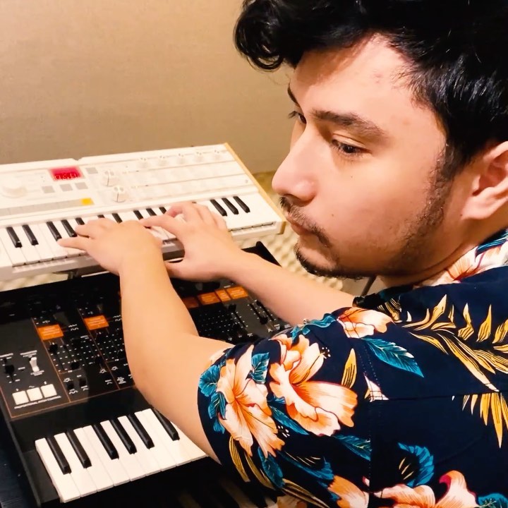 8 Fakta Elian Sinay, debutan yang tembus platform musik digital Asia