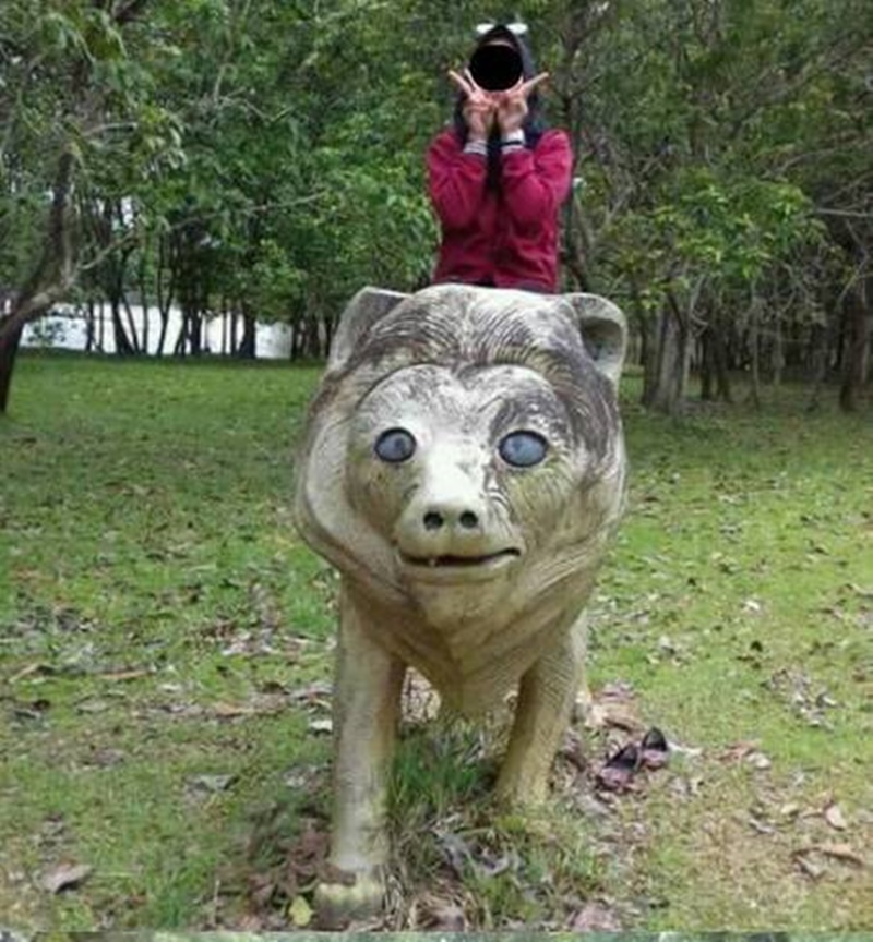 10 Penampakan nyeleneh patung hewan ini nggak mirip aslinya