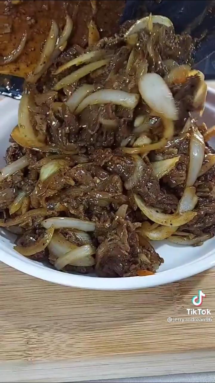 10 Olahan sapi yang viral di TikTok, cocok jadi menu kurban