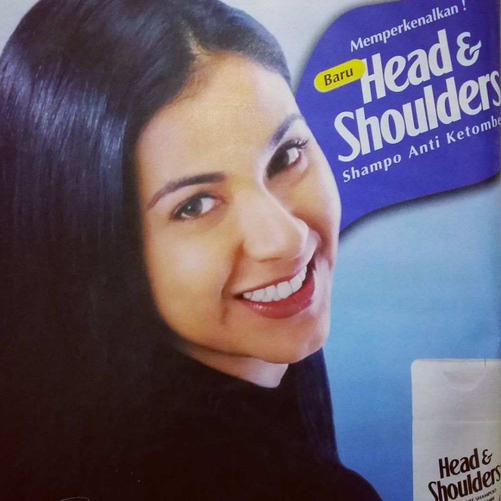 12 Potret lawas Puput Novel penyanyi era 90-an, memesona sejak cilik