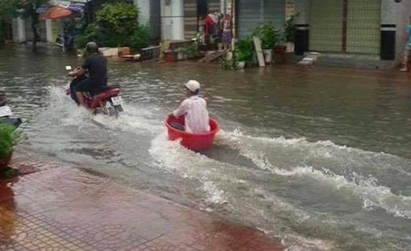 11 Kelakuan lucu cowok pas gabut ini bikin nggak habis pikir