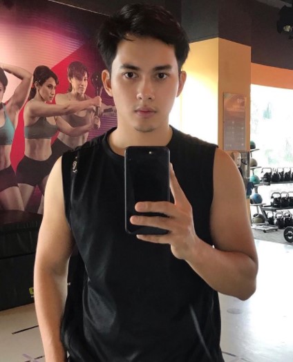 Rajin olahraga, ini 8 potret terbaru Kiki Farrel yang makin atletis