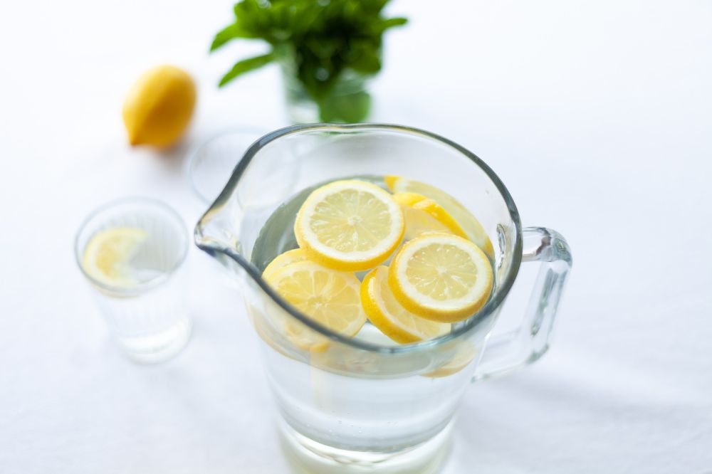 10 Manfaat air lemon untuk kesehatan, jaga daya tahan tubuh