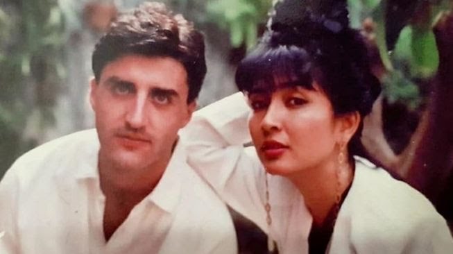 8 Momen kebersamaan Dewi Irawan bareng suami, penuh kenangan