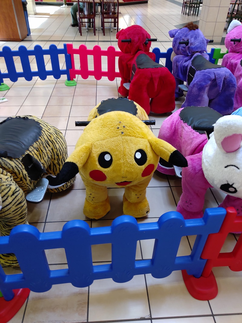 10 Potret lucu wahana bermain bentuk kartun ini bikin tepuk jidat