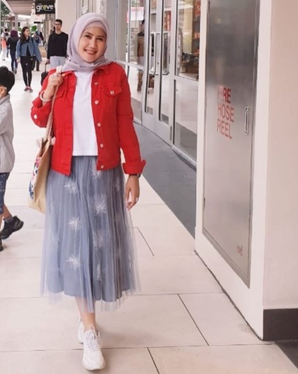 Pesona 9 penyanyi dangdut di usia 40-an, gayanya masih bak ABG