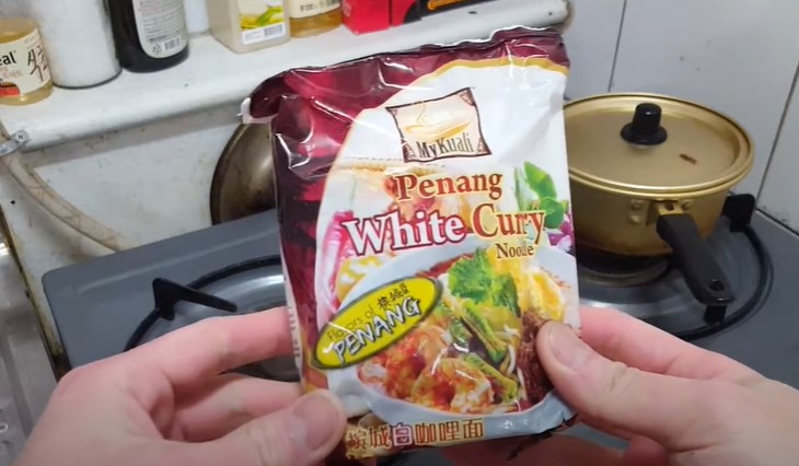18 Jenis mi instan pedasnya nendang di lidah, berani coba?