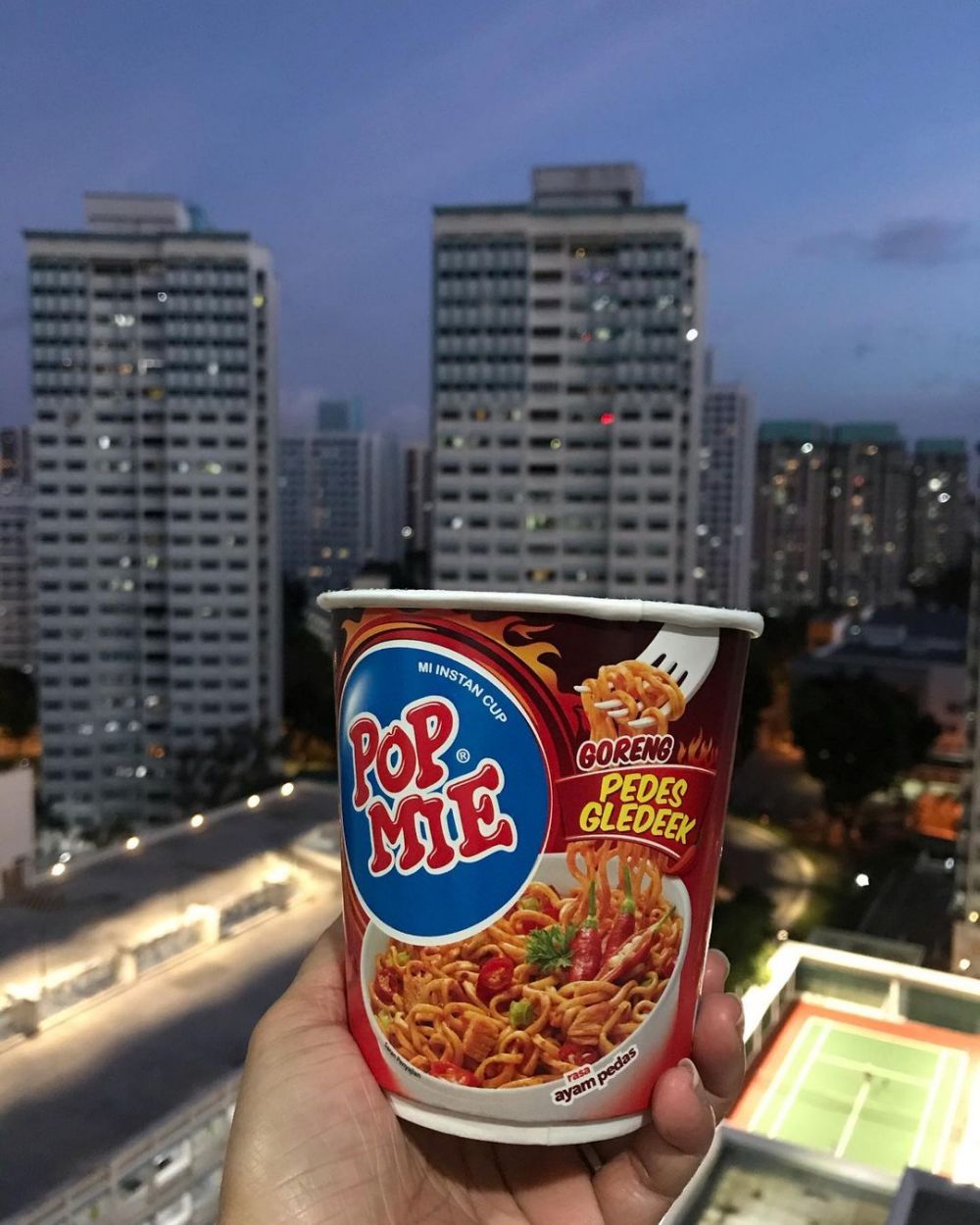 18 Jenis mi instan pedasnya nendang di lidah, berani coba?