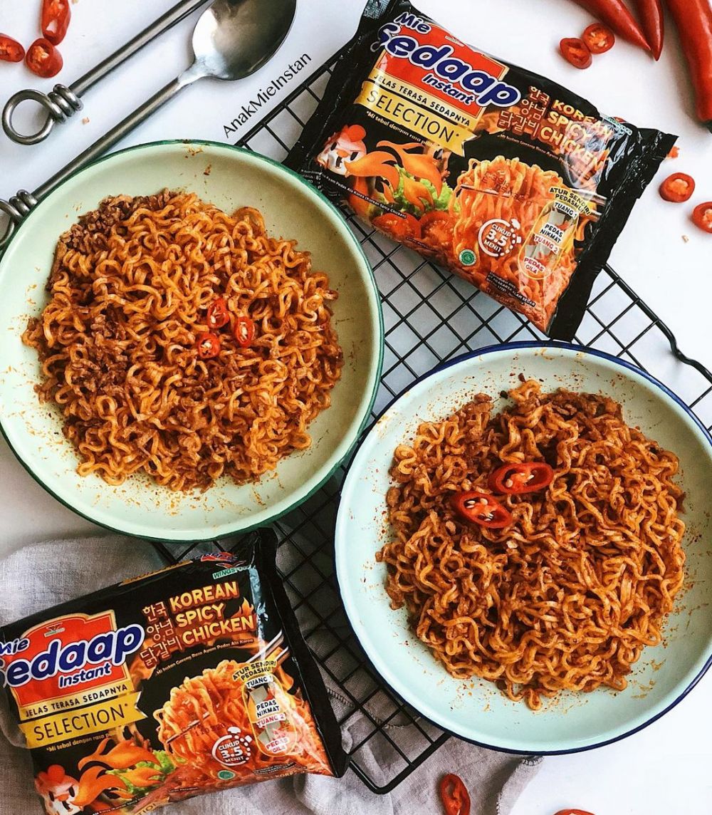 18 Jenis mi instan pedasnya nendang di lidah, berani coba?