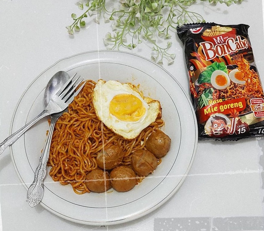 18 Jenis mi instan pedasnya nendang di lidah, berani coba?