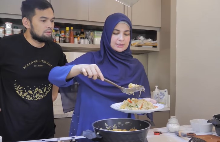 Resep masakan buat suami ala 10 seleb berbagai sumber Resep masakan buat suami ala 10 seleb berbagai sumber