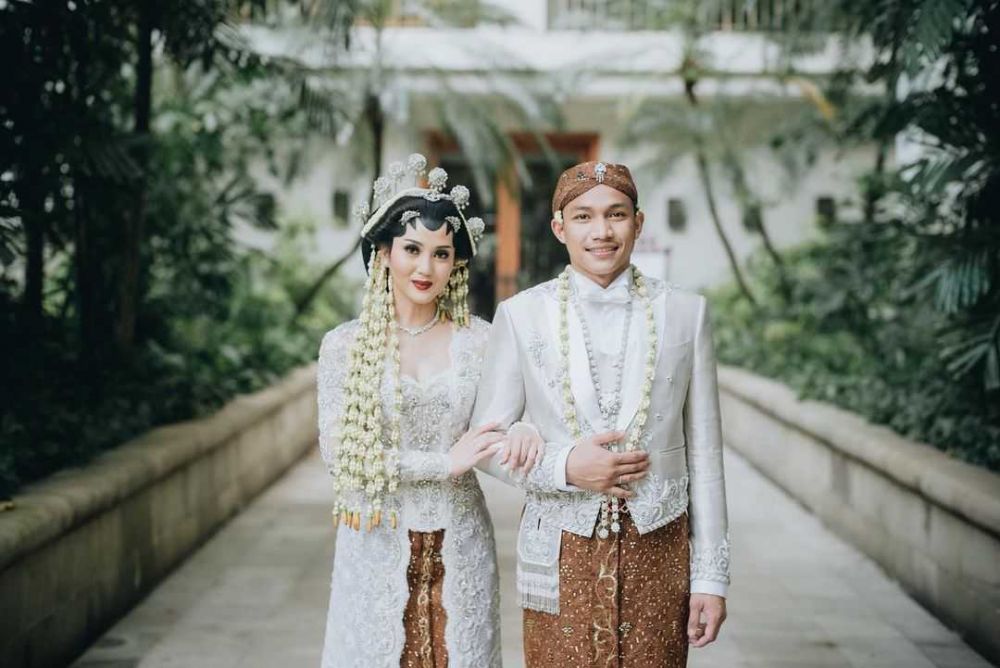 Jadi mantu menteri, ini 10 potret selebgram Rachel Theresia & suami