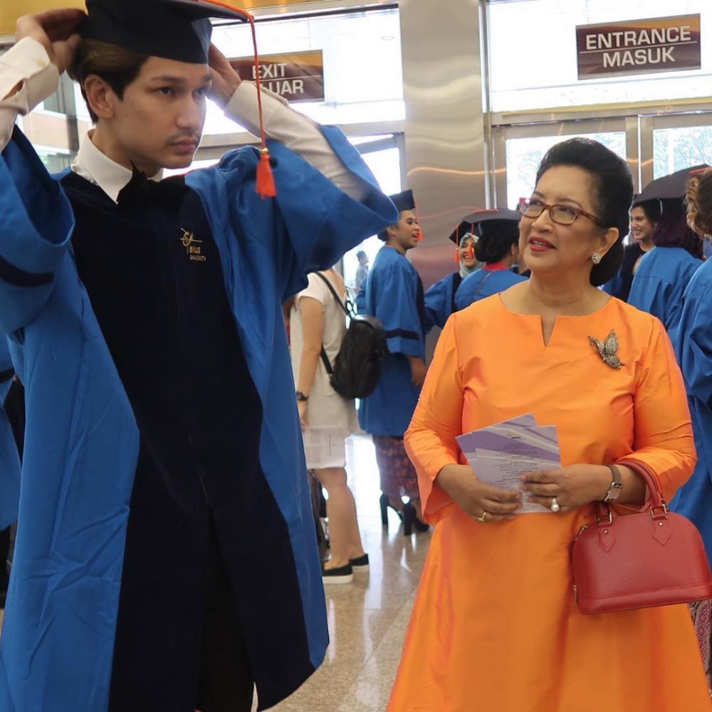 Potret lawas 9 aktor zaman kuliah, parasnya curi perhatian