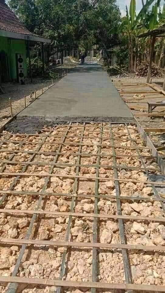 11 Momen lucu perbaikan jalan ini hasilnya bikin tepuk jidat