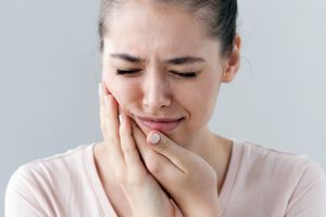 6 Tips mengatasi gusi bengkak, menjaga kesehatan mulut penting lho