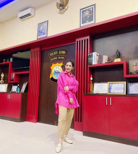 Potret terbaru 9 diva dangdut era 2000-an, awet muda