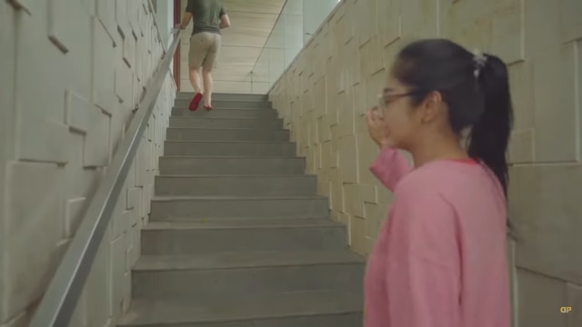 11 Potret isi rumah Dewi Perssik, ada ruang pole dance