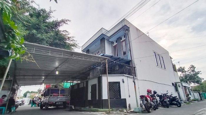 Potret 9 rumah komedian di kampung halaman, punya Ucok Baba sederhana