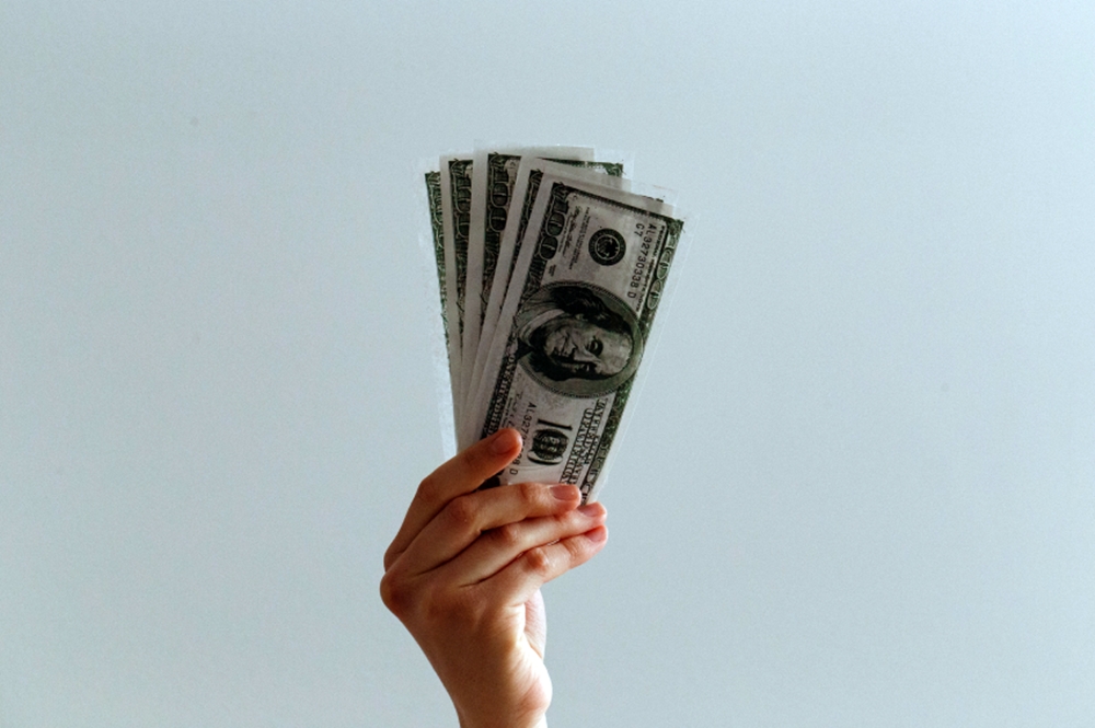 4 Tips menimbang deposito dolar, kenali manfaat dan cara investasinya