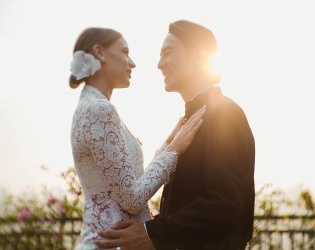 9 Momen Daniel Mananta dan istri ucap ulang janji nikah di Borobudur