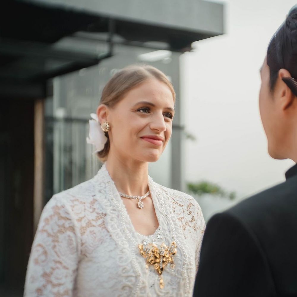 9 Momen Daniel Mananta dan istri ucap ulang janji nikah di Borobudur
