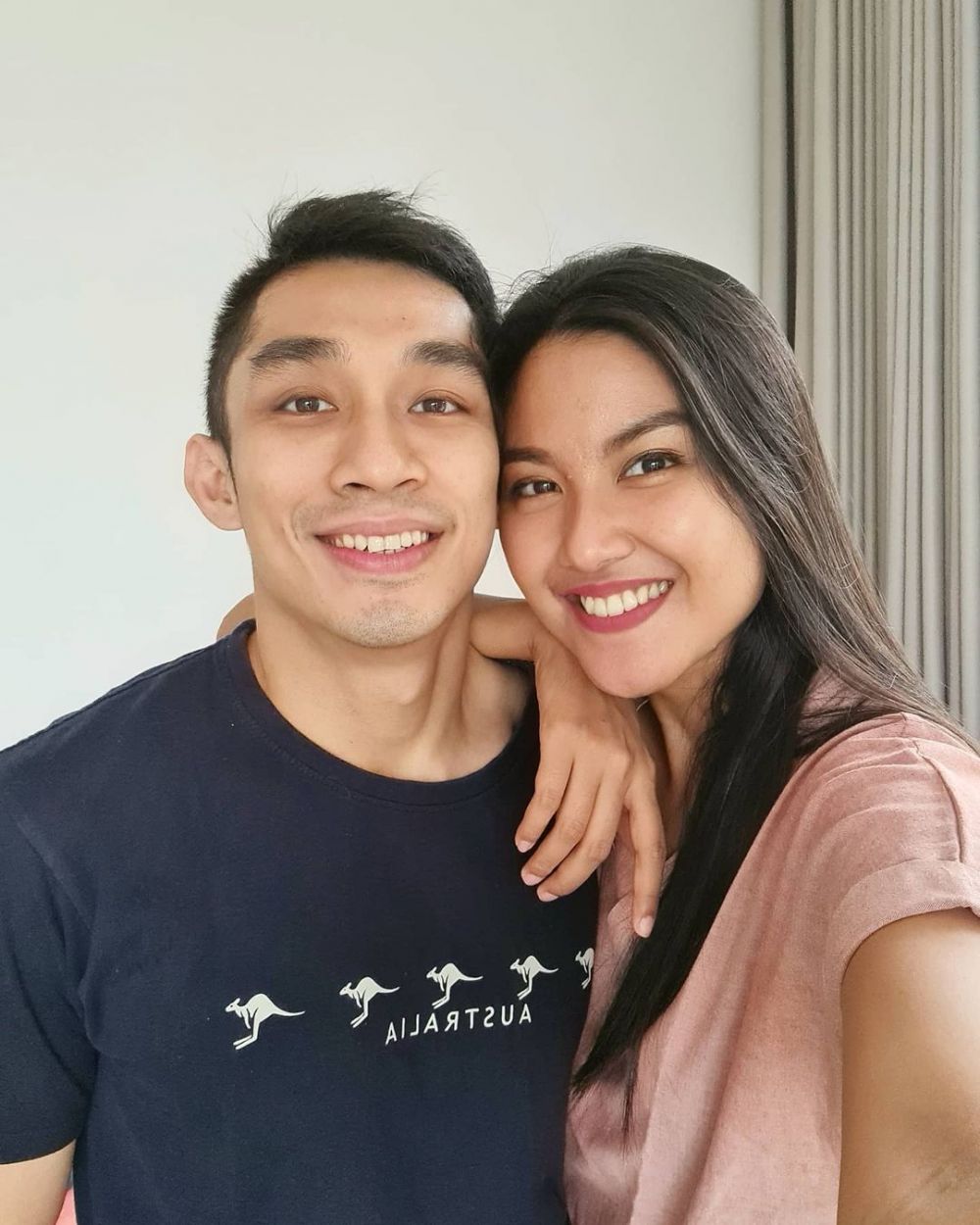 12 Potret mantan ratu kecantikan bareng pasangan, Artika Sari so sweet