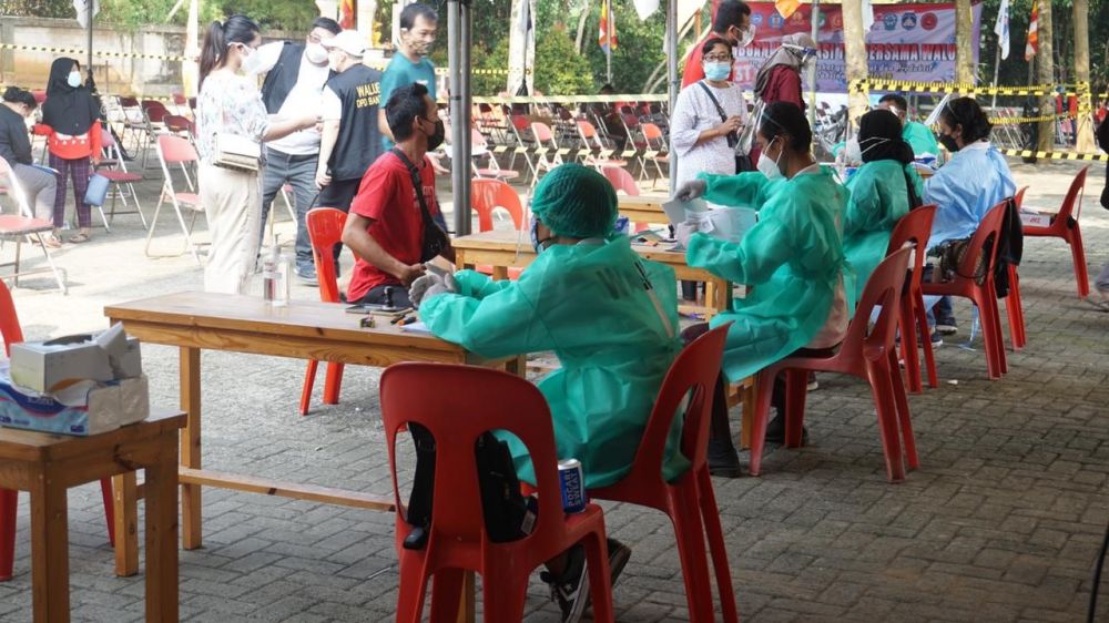 Kedua kalinya, Sasa dan TNI bersama Walubi mengadakan vaksinasi gratis