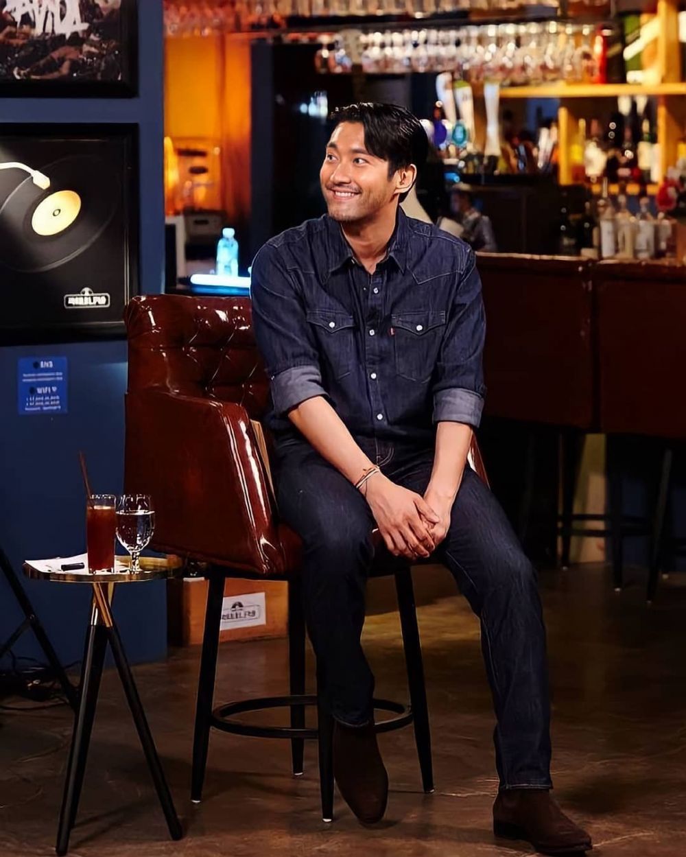 Biasa klimis, 9 potret Choi Siwon berewokan ini bikin pangling