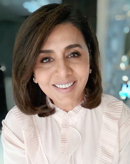 11 Potret Neetu Kapoor awet muda di usia 63 tahun, cantiknya alami
