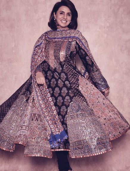 11 Potret Neetu Kapoor awet muda di usia 63 tahun, cantiknya alami