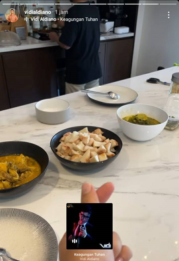 Menu makanan 13 seleb saat Idul Adha, menggugah selera