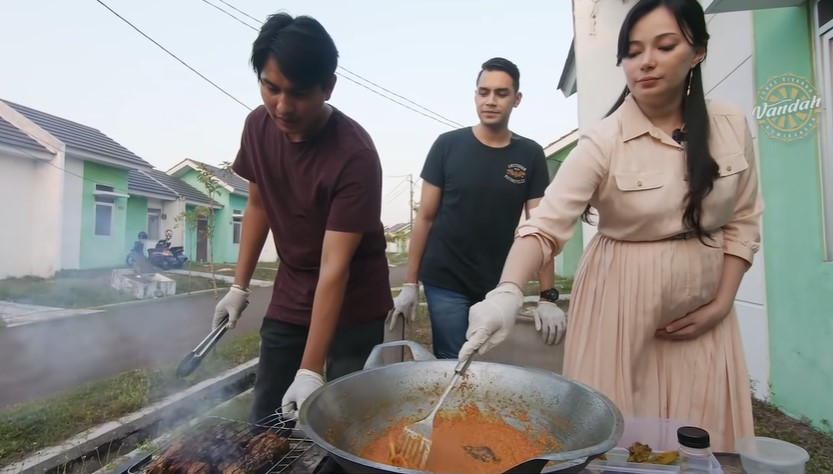 9 Resep masakan ala Asmirandah, cocok disantap bareng keluarga