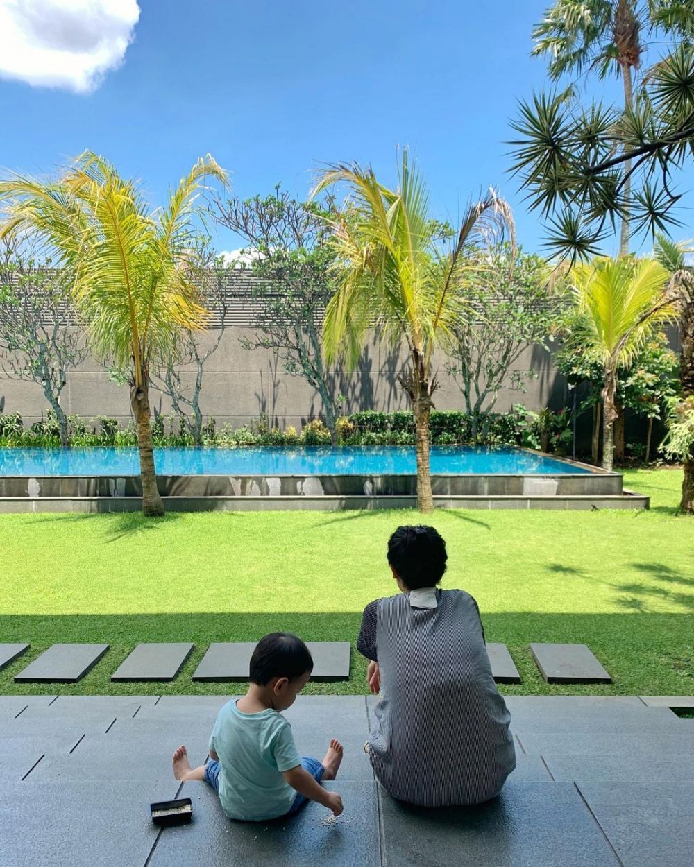 11 Potret penampakan rumah Chef Devina, asri penuh pepohonan