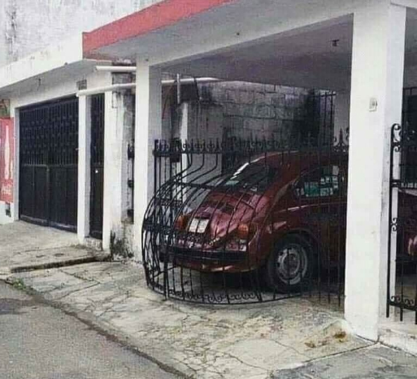 11 Potret lucu bikin bangunan di pinggir jalan ini maksa banget