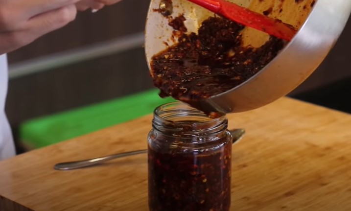 7 Inspirasi sambal ala chef Devina Hermawan, bikin tambah nasi