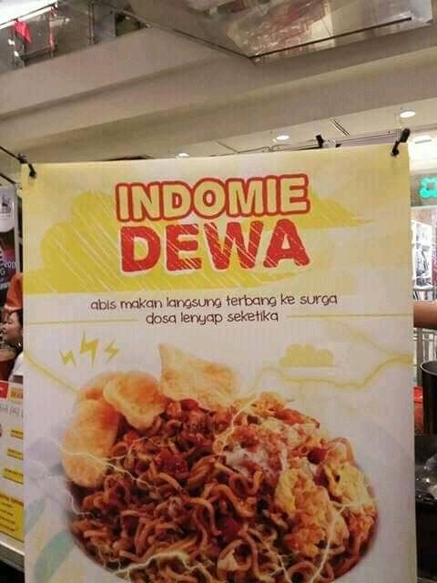 13 Ide promosi di spanduk usaha ini malah bikin mikir keras