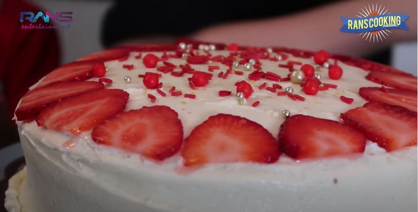 Inspirasi kue ala 9 penyanyi, bikin auto lapar