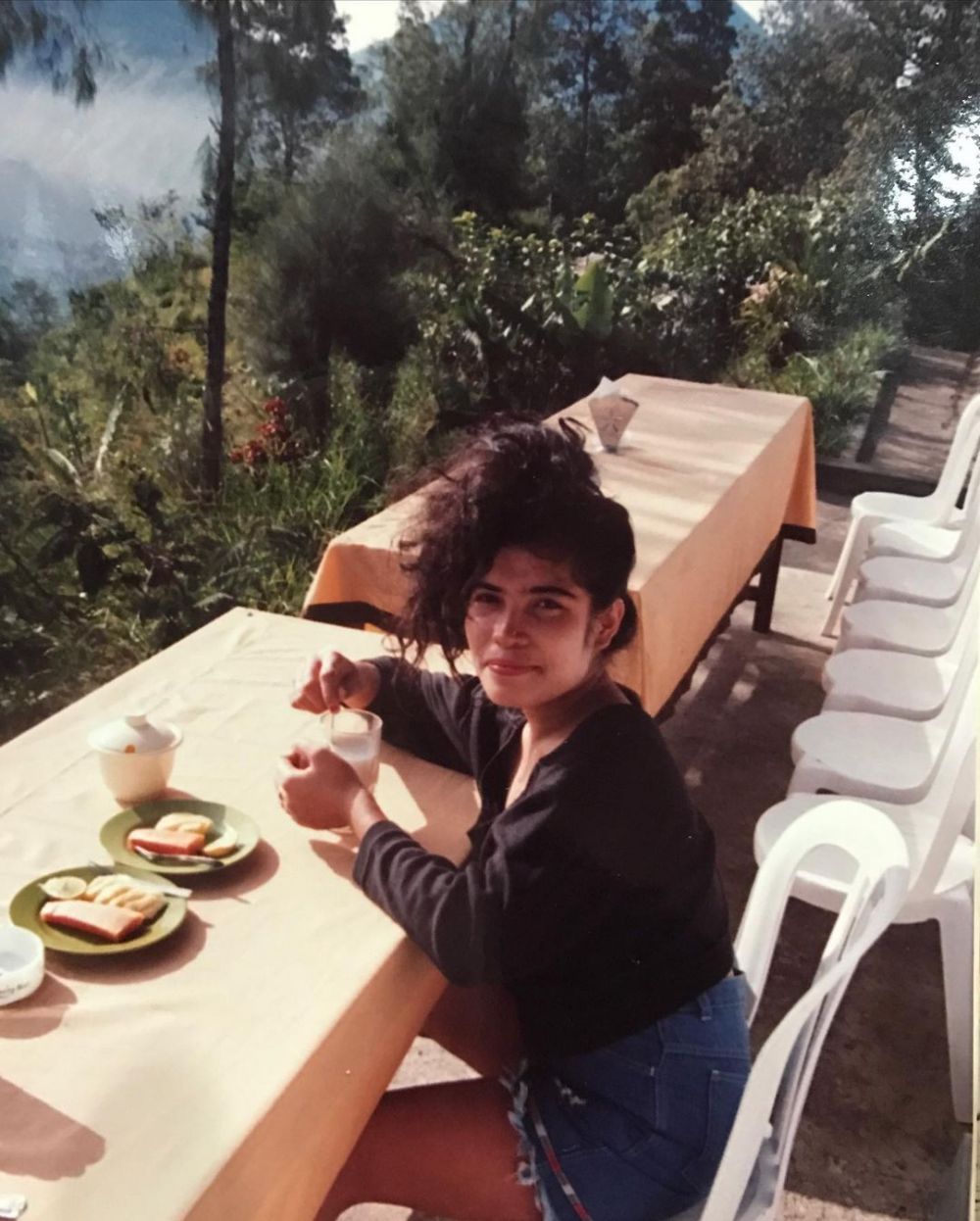 Potret masa muda ibu 13 pesinetron blasteran, parasnya memikat