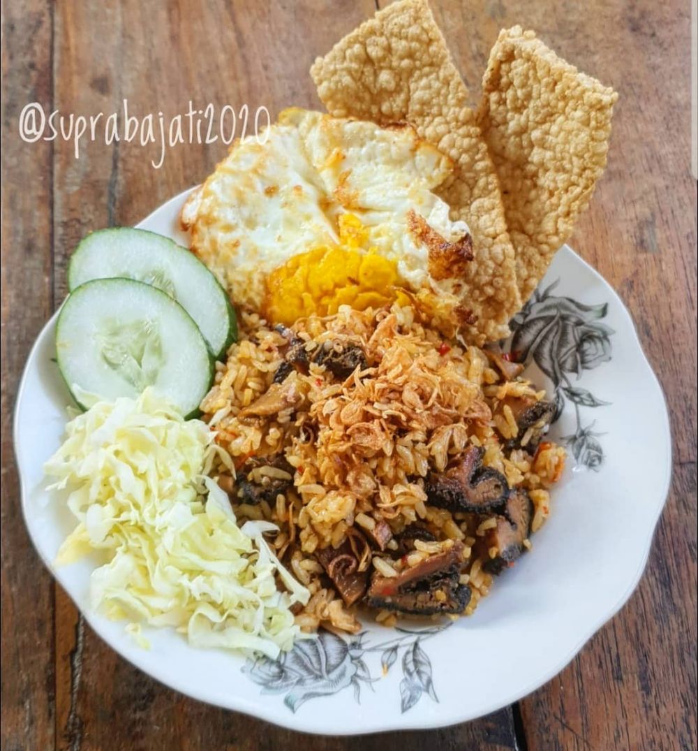 9 Nasi goreng khas berbagai daerah & perbedaannya, bumbunya juara