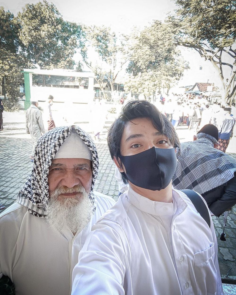 7 Potret Arbani Yasiz bareng sang ayah, penuh kenangan