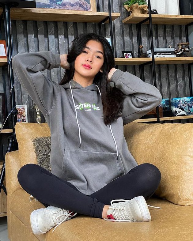 9 Pesona Kayra Miendra, putri Mieke Amalia yang kini jadi model