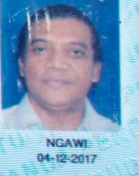 Potret pas foto KTP 7 seleb cowok, pose Arie Untung curi perhatian