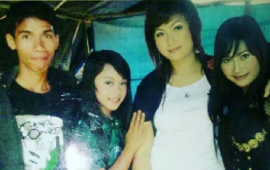 9 Potret masa kecil Lesty Kejora, parasnya imut abis