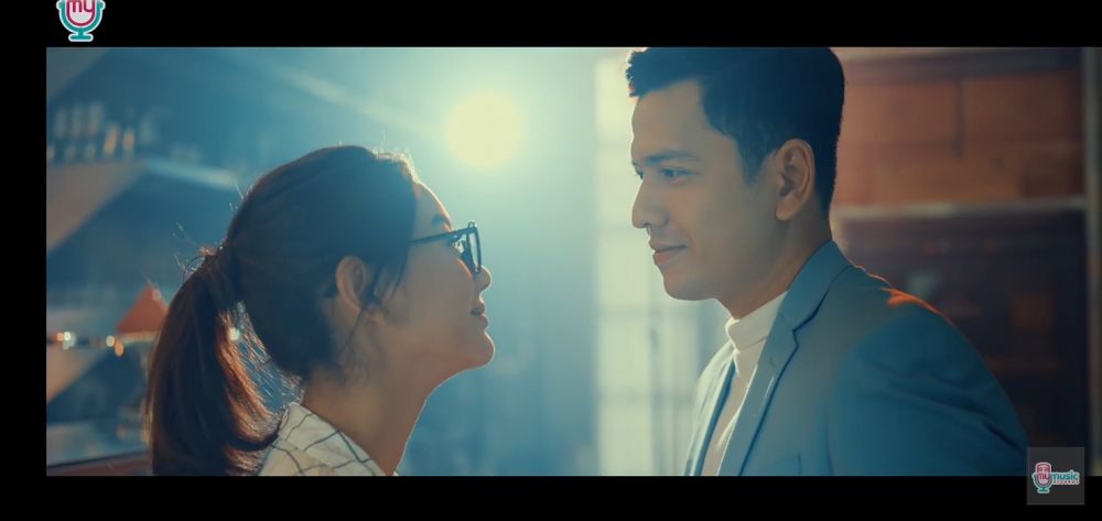 11 Potret mesra Glenca Chysara dan Rendi Jhon jadi model video klip