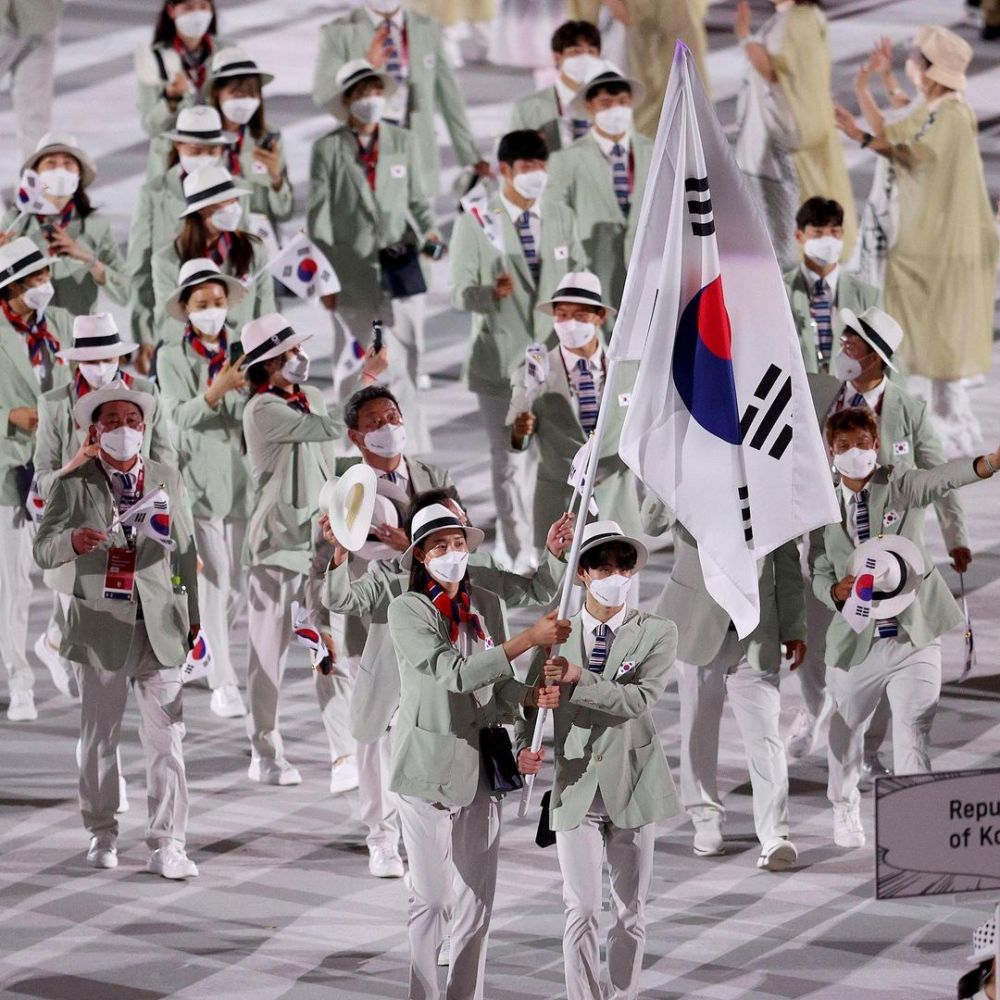 9 Potret kemeriahan pembukaan Olimpiade Tokyo 2020