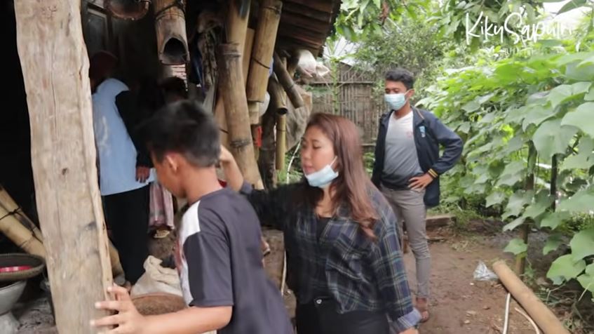 9 Potret rumah orang tua Kiky Saputri di Garut, masuk gang sempit