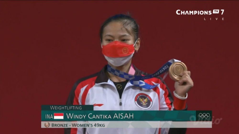 11 Potret Windy Cantika, lifter 19 tahun raih perunggu Olimpiade Tokyo